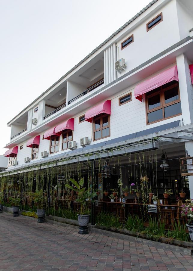 Baratha & Resto 3*