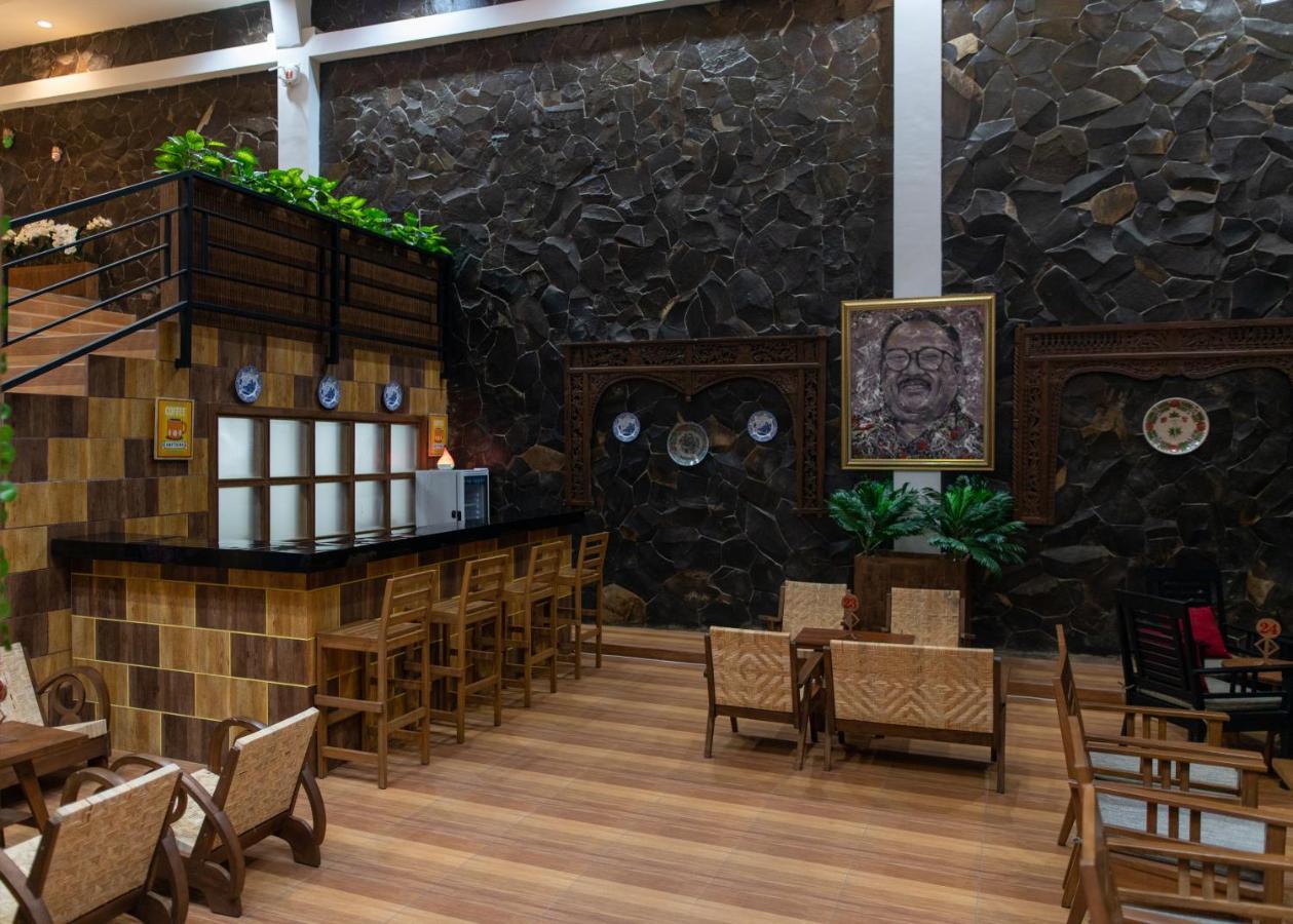 Hotel Baratha & Resto